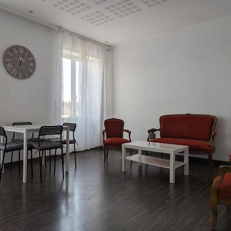 Le Thannois - Appartement 2 Chambres, Salon, Cuisine Equipee, Parking Et Wifi Gratuit Mulhouse Luaran gambar